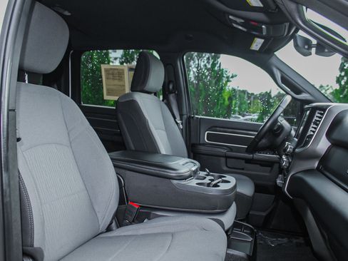 Used 2024 RAM 2500 Big Horn image 31