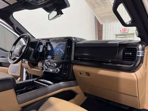 Used 2023 Ford F450 Lariat w/ Lariat Ultimate Package AWD/4WD image 11