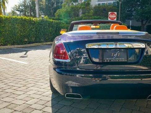 Used 2016 Rolls-Royce Dawn image 23