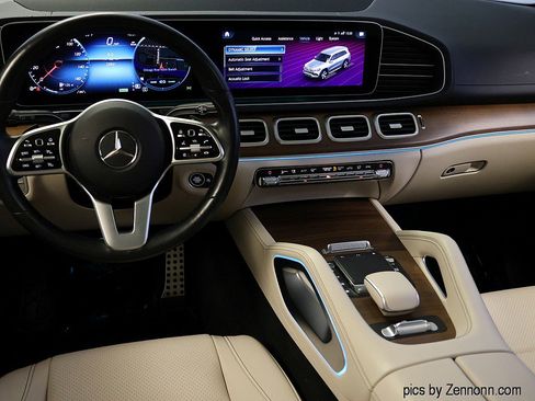 Used 2023 Mercedes-Benz GLS 450 4MATIC image 17