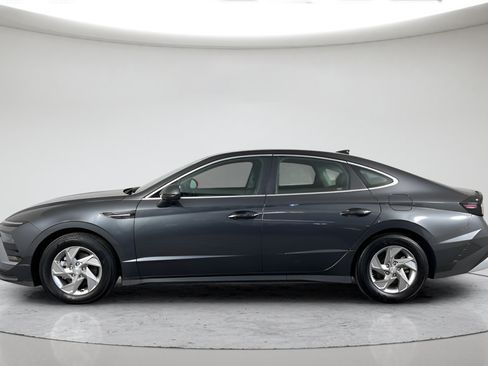 Used 2025 Hyundai Sonata SE FWD image 6