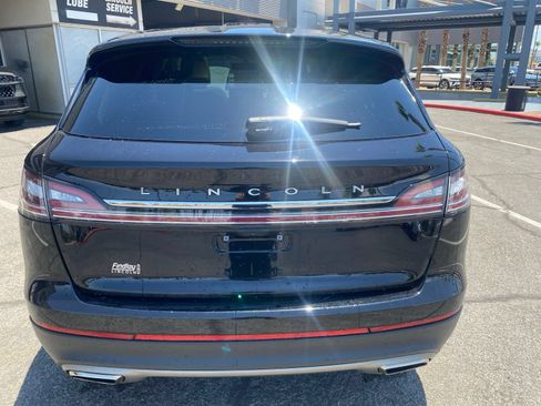 Certified 2022 Lincoln Nautilus Reserve AWD/4WD image 6