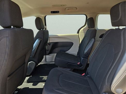Used 2023 Chrysler Voyager LX FWD image 19