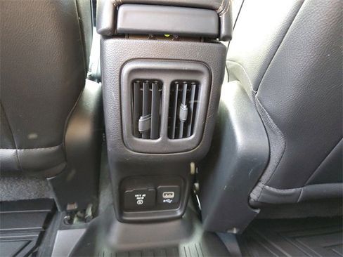Certified 2019 Jeep Compass Limited image 28