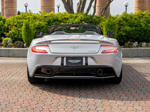 Used 2016 Aston Martin Vanquish Volante image 47
