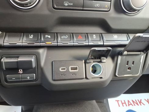 Used 2024 Chevrolet Silverado 2500 Custom w/ Custom Value Package image 23