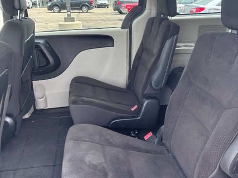 Used 2018 Dodge Grand Caravan SE w/ UConnect Hands-Free Group FWD image 6