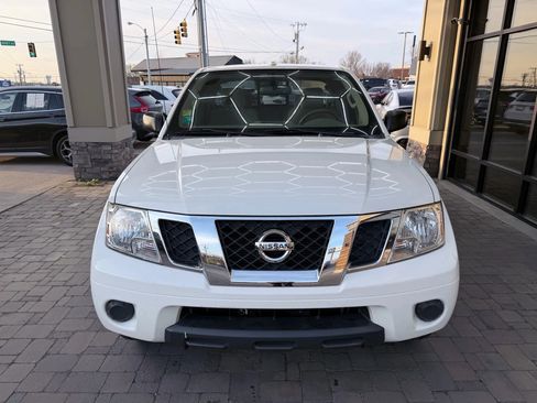 Used 2017 Nissan Frontier SV image 9