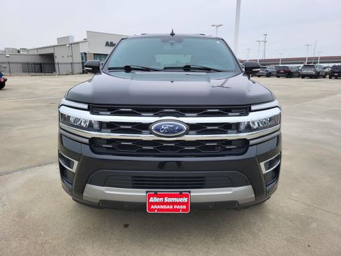 Used 2024 Ford Expedition Limited image 8