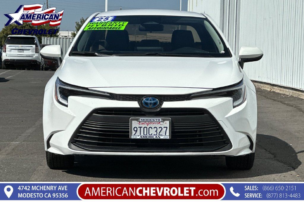 Used 2025 Toyota Corolla LE FWD image 9