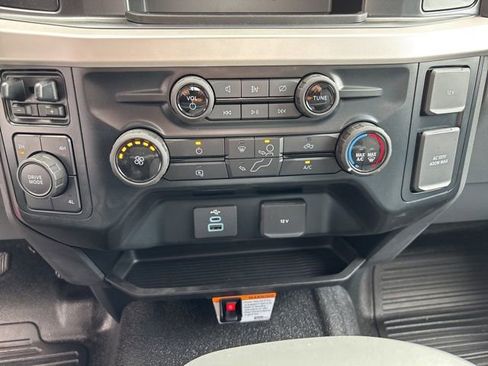 New 2023 Ford F550 4x4 Regular Cab Super Duty image 28