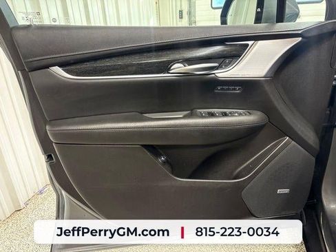 Used 2021 Cadillac XT5 Premium Luxury AWD/4WD image 12