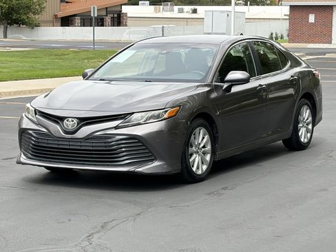 Used 2020 Toyota Camry LE FWD image 2