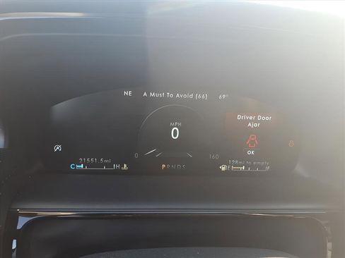 Used 2023 Lincoln Nautilus Reserve image 17