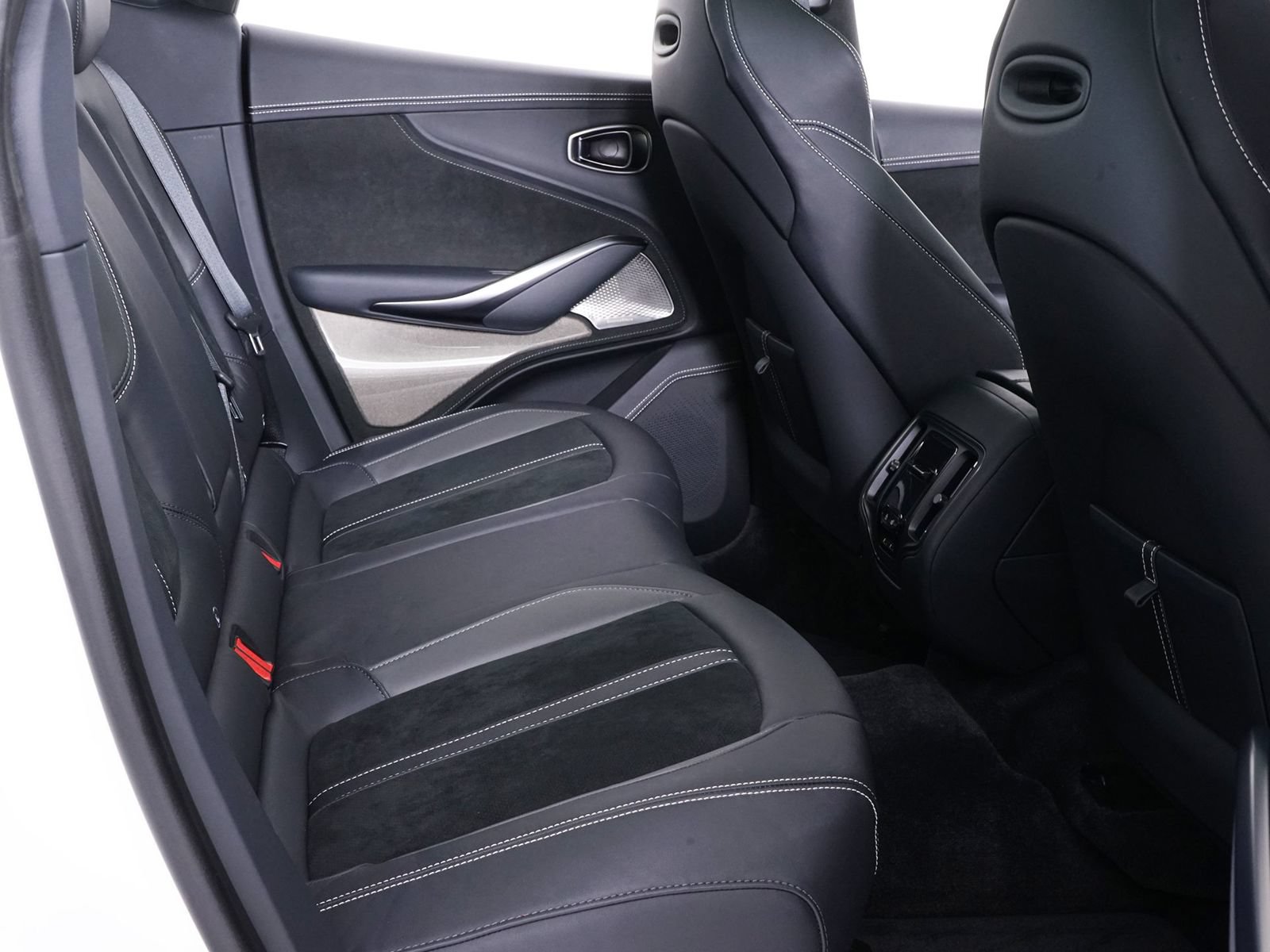 Used 2025 Aston Martin DBX 707 AWD/4WD image 30