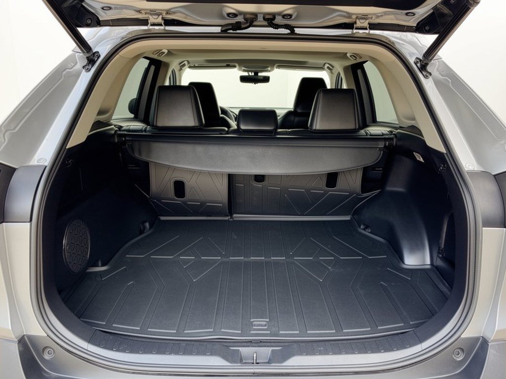 Used 2021 Toyota RAV4 XLE Premium FWD image 28