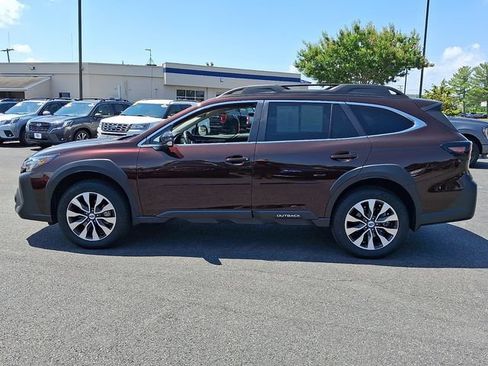 Used 2025 Subaru Outback Limited AWD/4WD image 4