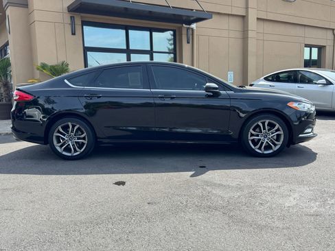 Used 2017 Ford Fusion SE w/ Equipment Group 201A FWD image 7