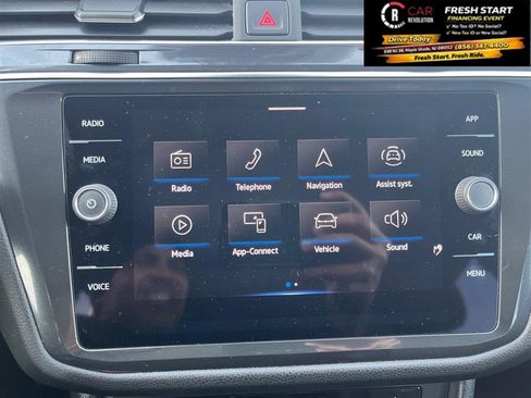 Used 2022 Volkswagen Tiguan SE image 13