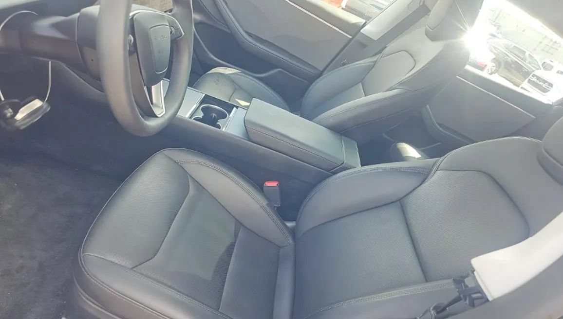 Used 2024 Tesla Model 3 Standard Range RWD image 5