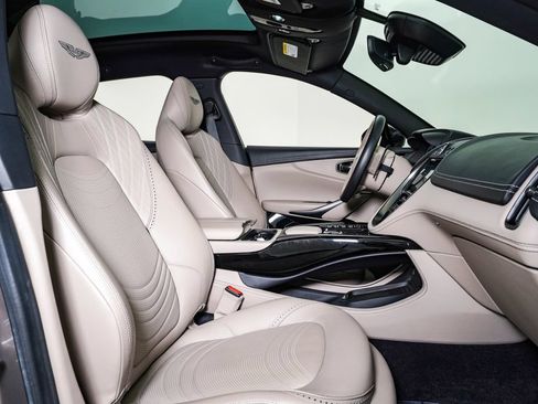 Used 2023 Aston Martin DBX AWD/4WD image 18