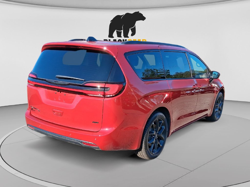 New 2026 Chrysler Pacifica Select w/ S Appearance Package AWD/4WD image 3