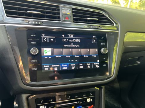 Certified 2024 Volkswagen Tiguan SE R-Line w/ MDO Package, Three-Row image 21