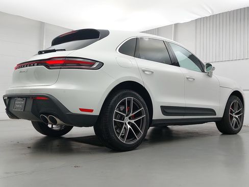 Certified 2026 Porsche Macan S AWD/4WD image 7