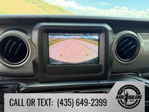 Used 2023 Jeep Wrangler Unlimited w/ Cold Weather Group AWD/4WD image 21