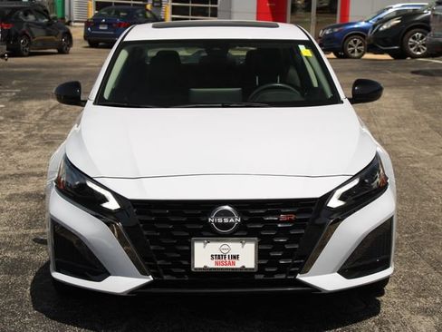 Certified 2023 Nissan Altima 2.5 SR w/ SR Premium Package FWD image 7