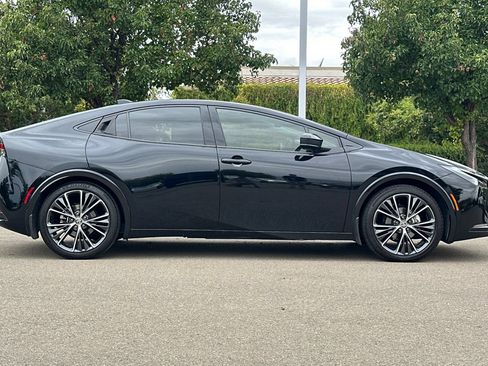 Used 2026 Toyota Prius LE FWD image 3