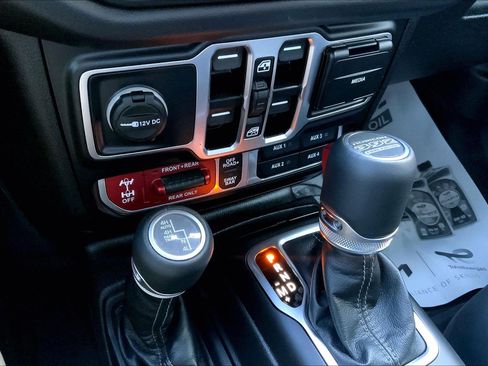 Used 2025 Jeep Wrangler Unlimited Rubicon 392 AWD/4WD image 35