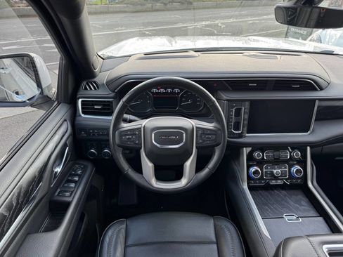 Used 2021 GMC Yukon Denali w/ Denali Premium Package image 26