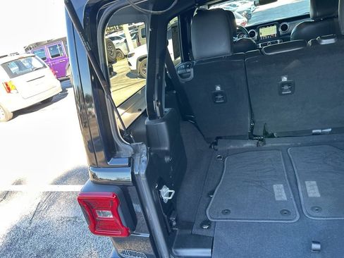 Certified 2021 Jeep Wrangler Unlimited Sahara image 31