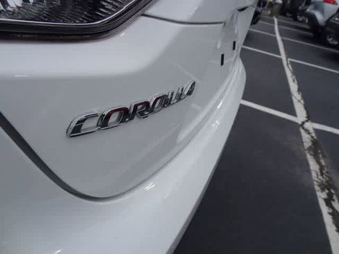 Used 2022 Toyota Corolla LE FWD image 25