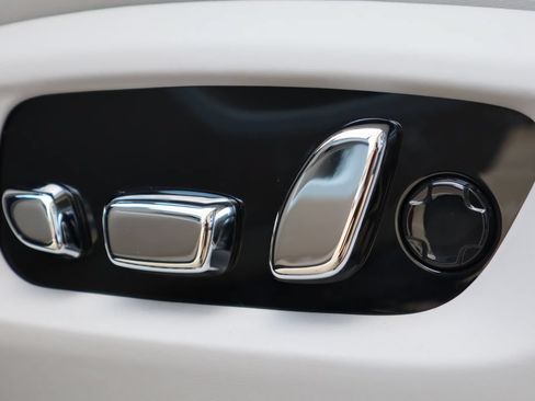 New 2027 Rolls-Royce Cullinan Black Badge AWD/4WD image 17