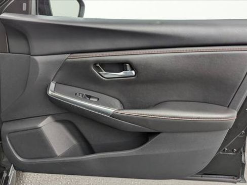 Used 2025 Nissan Sentra SR FWD image 22