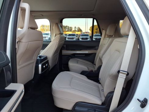 Used 2024 Ford Expedition Limited w/ Excursion Package image 22