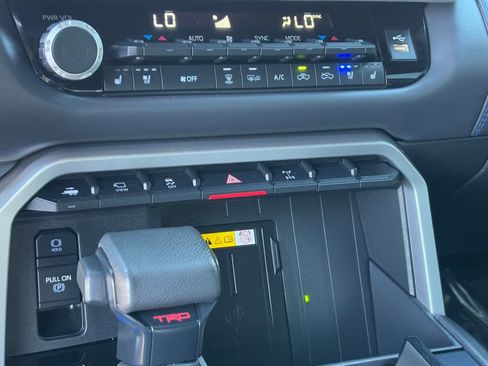 Used 2024 Toyota Tundra Platinum w/ TRD Off-Road Package image 27