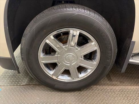 Used 2015 Cadillac Escalade Luxury image 41