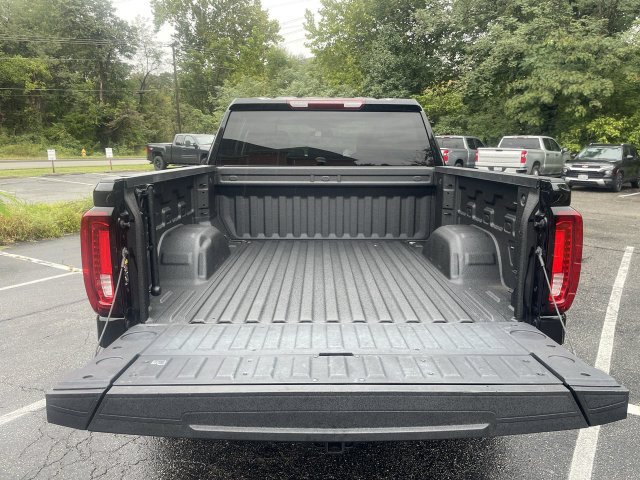 Certified 2025 GMC Sierra 1500 SLT AWD/4WD image 23