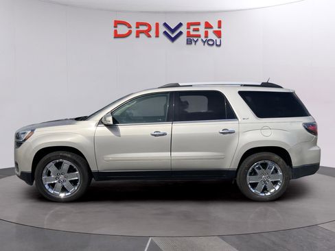 Used 2017 GMC Acadia Limited SLT image 3