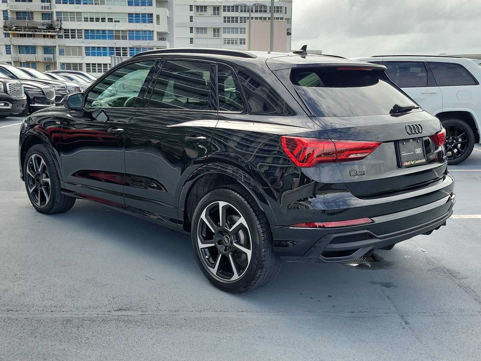 Certified 2025 Audi Q3 2.0T Premium Plus w/ Premium Plus Package AWD/4WD image 4