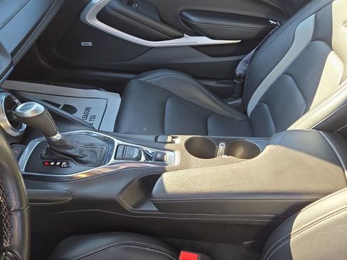 Used 2017 Chevrolet Camaro SS RWD image 34