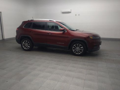 Used 2019 Jeep Cherokee Latitude Plus FWD image 11
