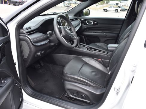 Used 2023 Jeep Compass High Altitude w/ Driver Assist Group I image 12