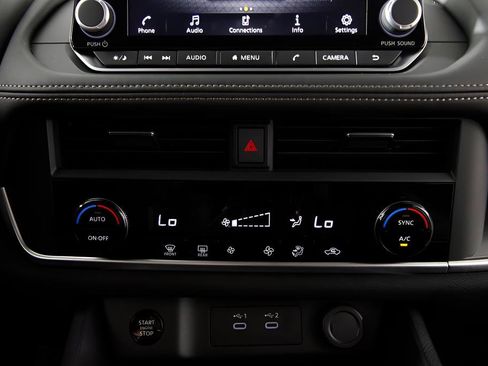 Used 2025 Nissan Rogue SV image 26