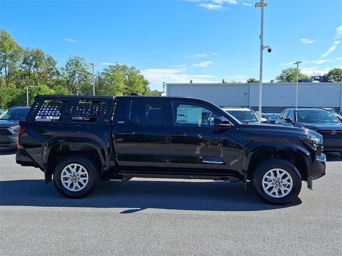 New 2025 Toyota Tacoma SR5 image 4