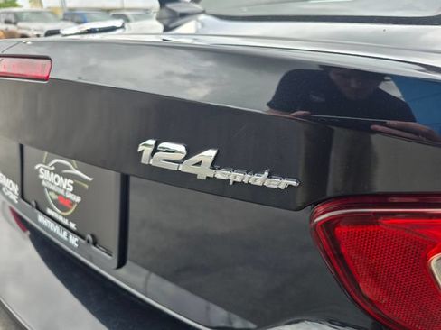 Used 2020 FIAT 124 Spider Classica w/ Technology Group RWD image 28