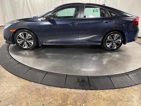Certified 2017 Honda Civic EX-T image 6